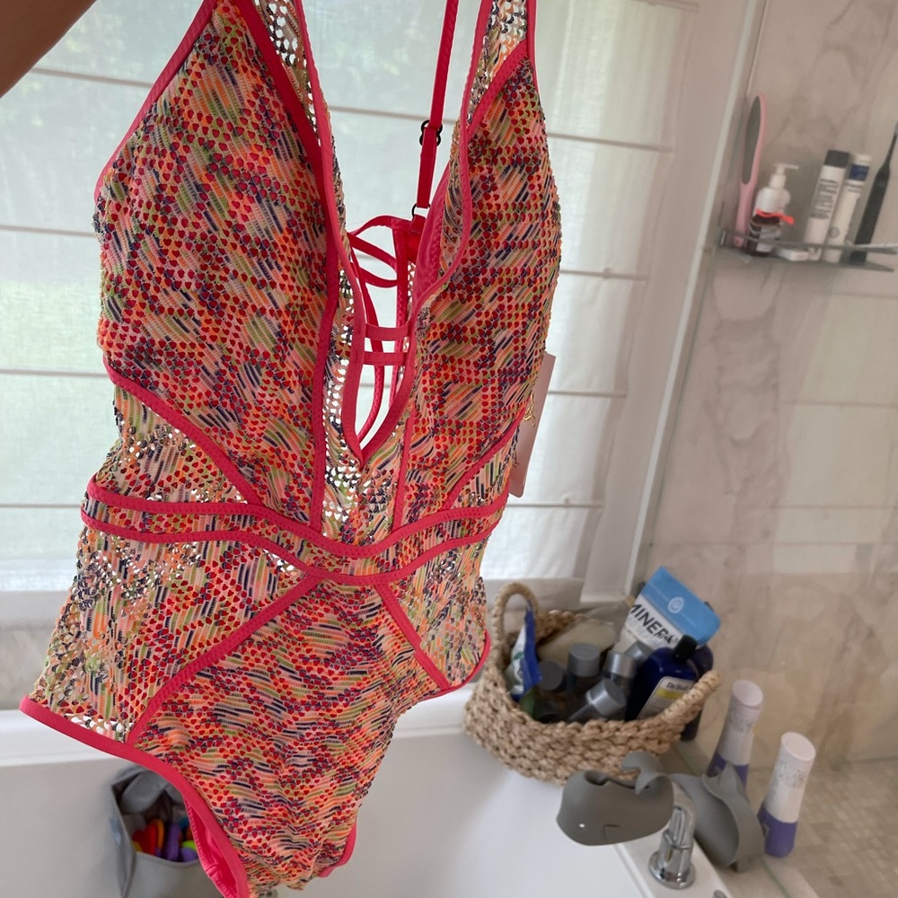 Womens bathing suit large Becca with tags